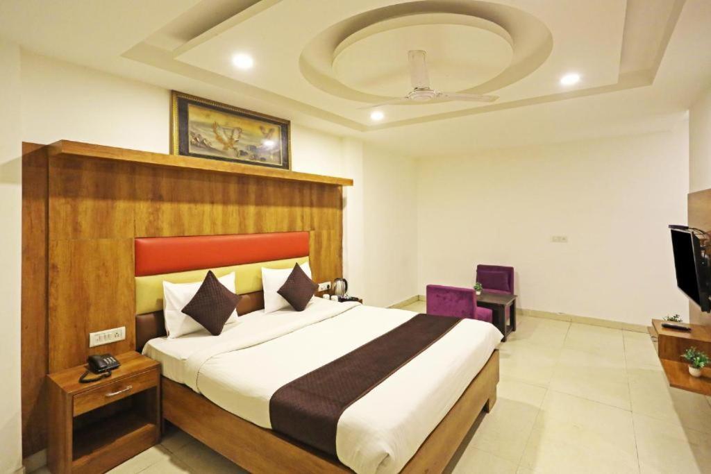 Hotel Urban Luxury New Delhi Exterior foto